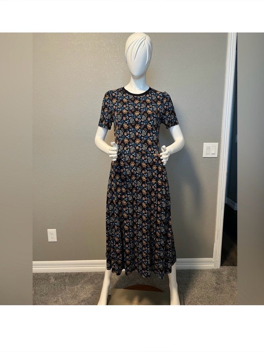 Boden
BODEN Lucinda Jersey Midi
Dress Size 10R